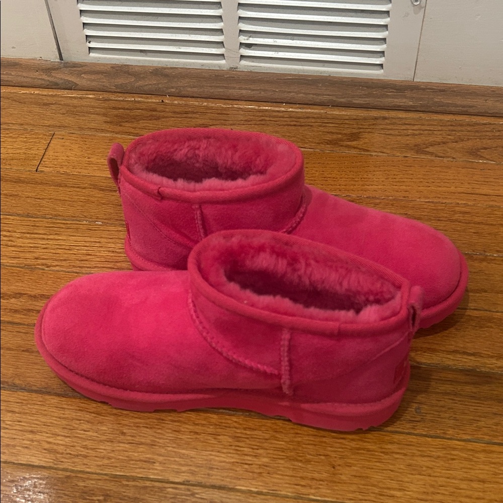 Brand new pink Uggs